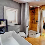 4 Season Chalet *
