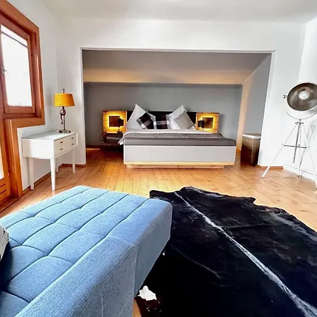 4 Season Chalet